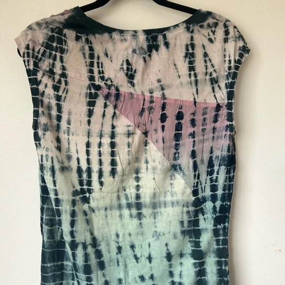 Top - Picture 2 of 2